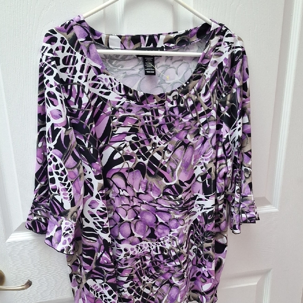 a Moonlight Bay Stretch 1/2 Sleeve Plus Size Top 18W/20W